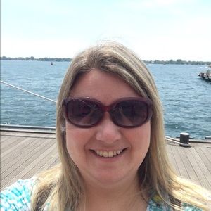 Meet your Posher, Stacy