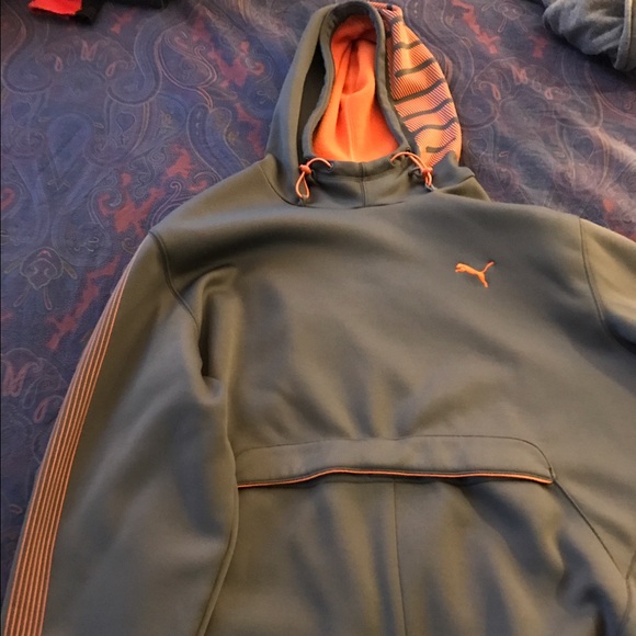 Like New Puma Pullover Hoodie