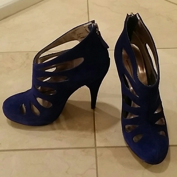 Steve Madden Blue Suede Booties