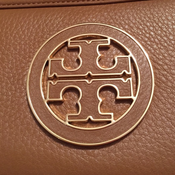 🆕Tory Burch "Amanda" wallet in Bark Leather. NWT. - Picture 3 of 4