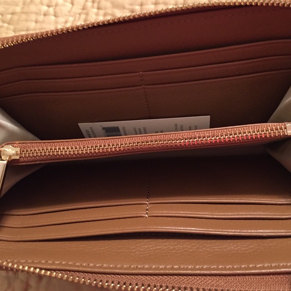 🆕Tory Burch "Amanda" wallet in Bark Leather. NWT. - Picture 4 of 4