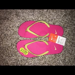 Brand new Nike super-soft flip flops!