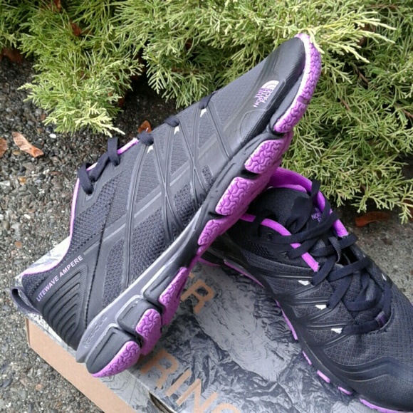 ☇SALE☇The North Face Sneakers Size 7 - Picture 2 of 5
