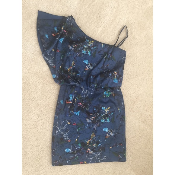 Jessica Simpson short formal dress