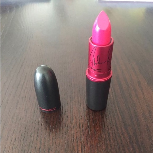 SOLD!!!!!   MAC Lipstick (NWOT) 💄💄💄
