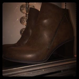 a.n.a. Dark brown ankle boots