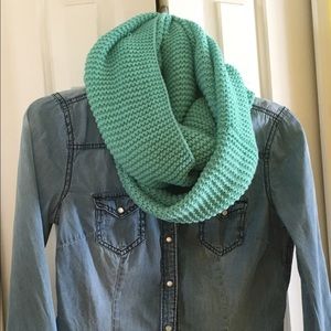 RUE 21 knitted infinity scarf