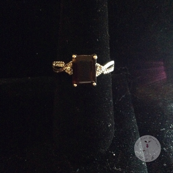 Elegant Genuine Garnet Ring with Diamonds
