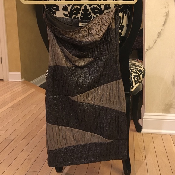 NWT Metallic Strapless Dress