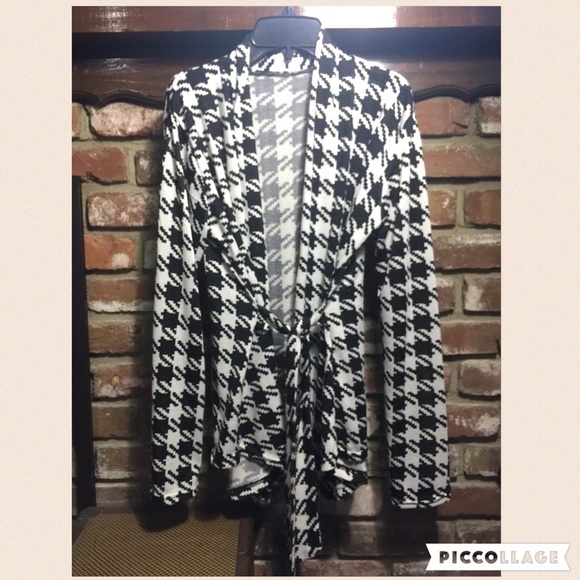 Houndstooth wrap sweater