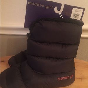 Madden girl size S 5-6