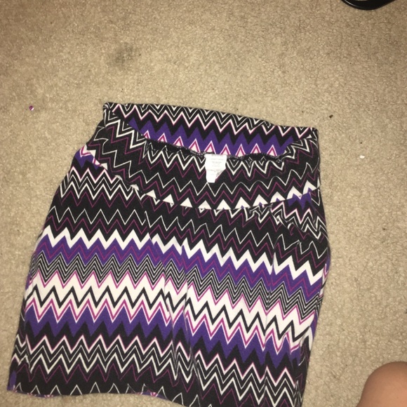 Super cute chevron skirt - Picture 1 of 2
