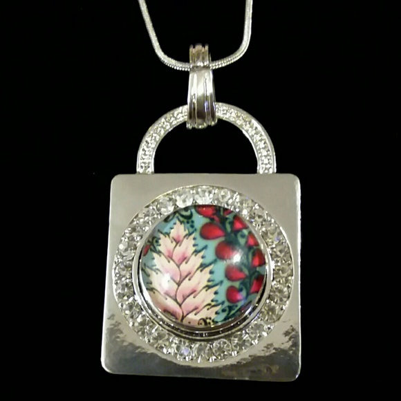 Rhinestone locket ginger snap button necklace, 18" - Picture 3 of 4