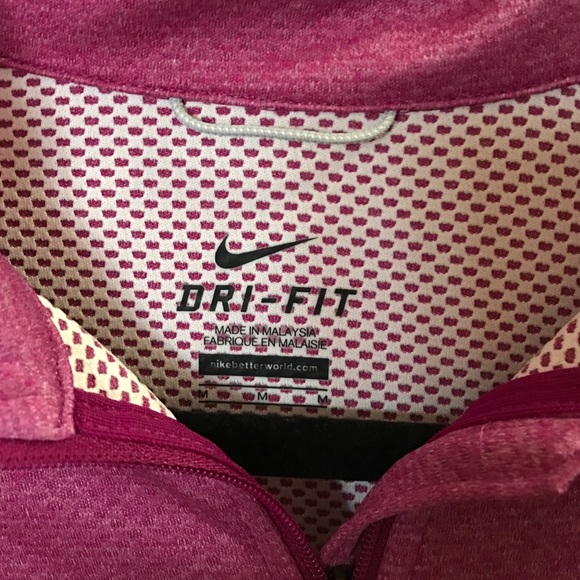 Nike - Picture 2 of 4