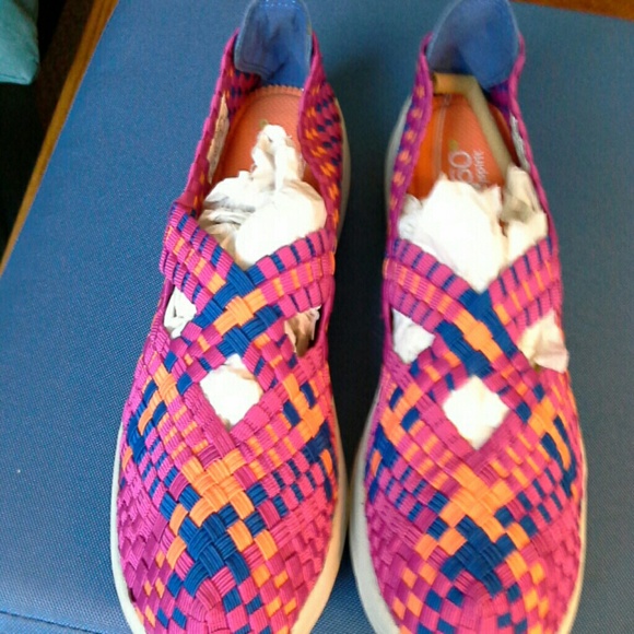 Shoes - Picture 4 of 4