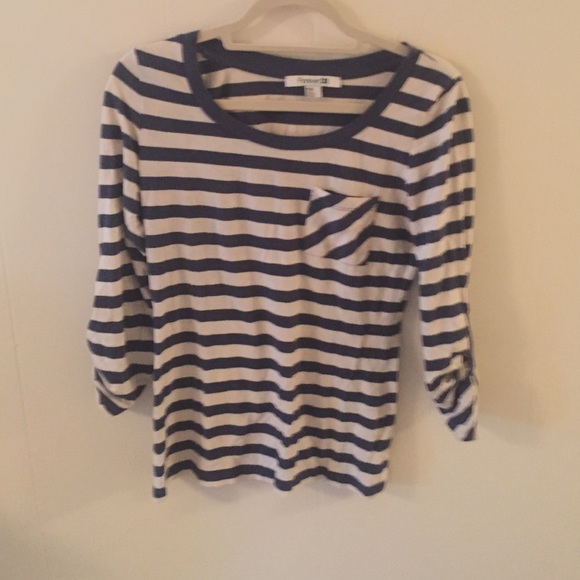 Quarter sleeve cute top! - Picture 1 of 1