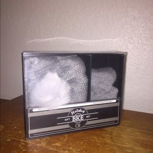 Buckle Beanie and Touchscreen Gloves