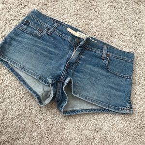 A&F stretch booty shorts