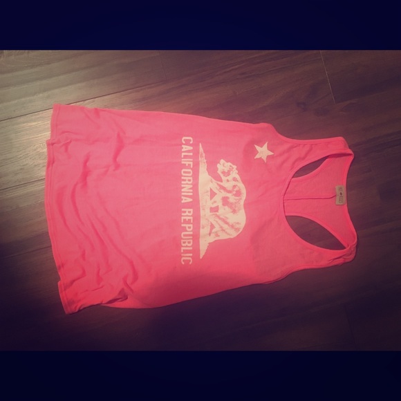 Brand new cute Cali tank top🐻
