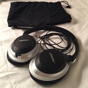 BOSE over the ear, wired headphones