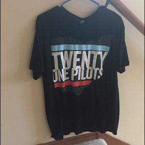 Twenty one pilots t shirt