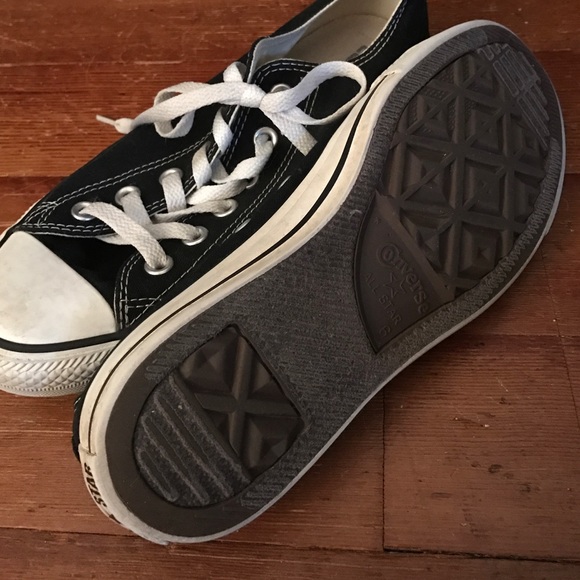 ❌SOLD❌ Classic Black Chuck Taylor Converse Oxfords - Picture 2 of 3