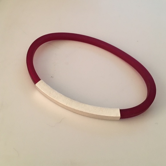 Stretch gel bracelet with sterling Silver detail