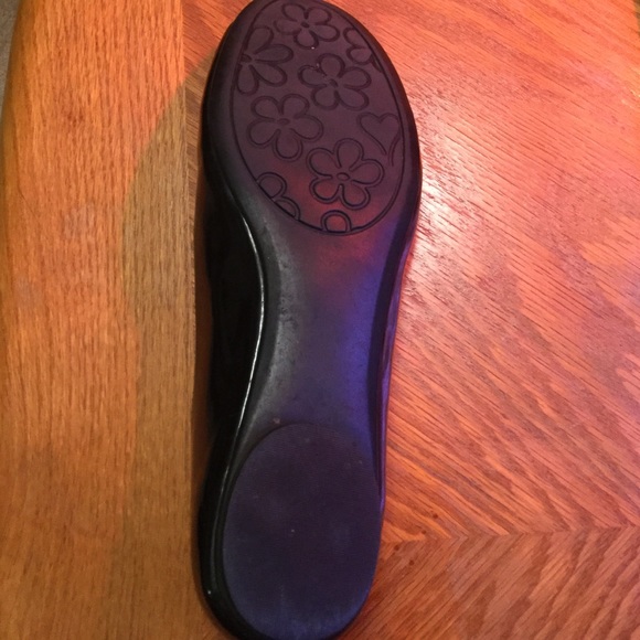 ❤️️Glossy Black Shoes❤️️ - Picture 2 of 4