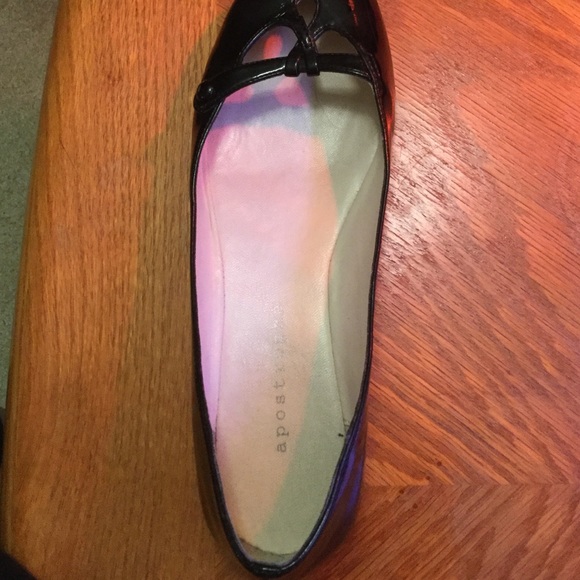 ❤️️Glossy Black Shoes❤️️ - Picture 3 of 4