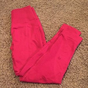 Lululemon cranberry zone in tight crops