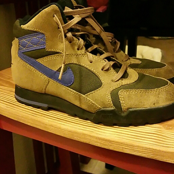 Nike boots like new