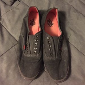 Black slip on laceless vans