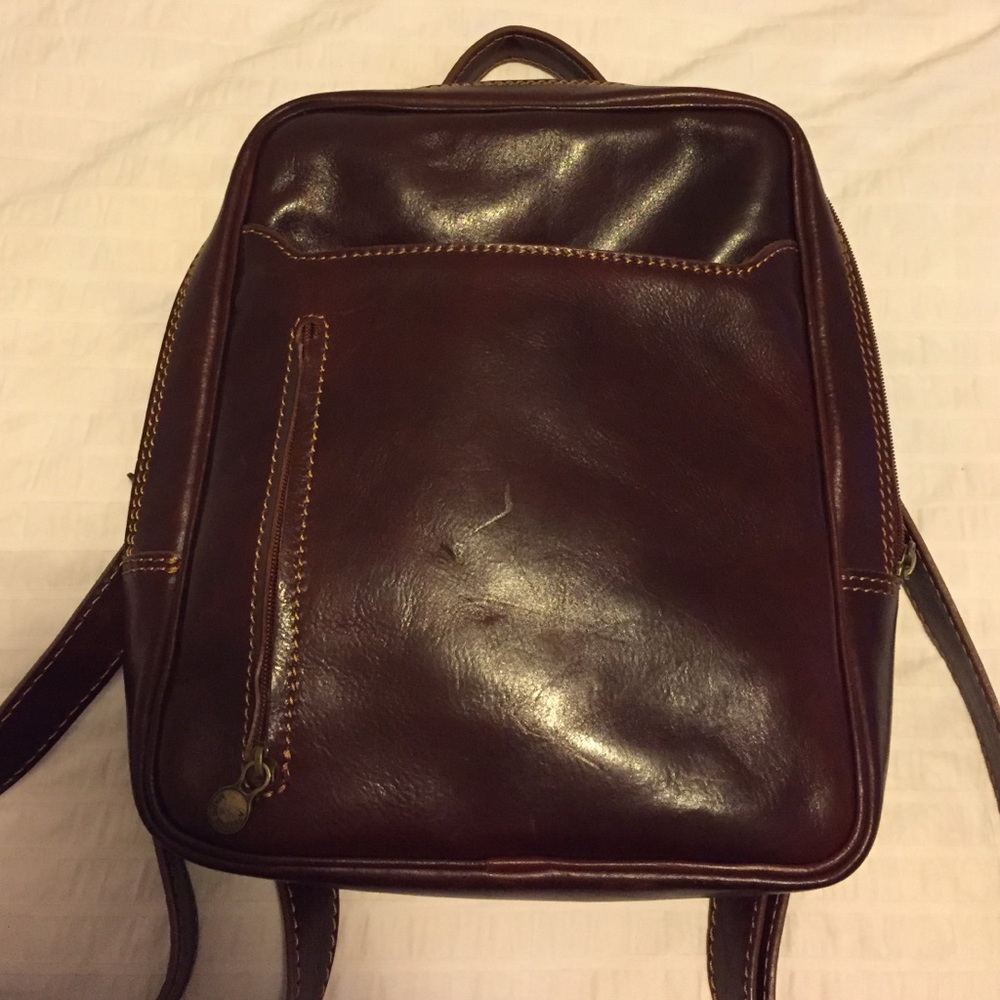 Genuine leather purse, made in Italy.