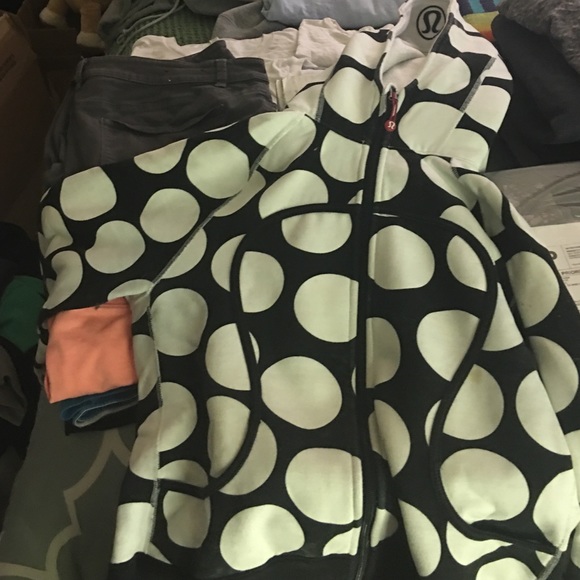Lululemon Scuba