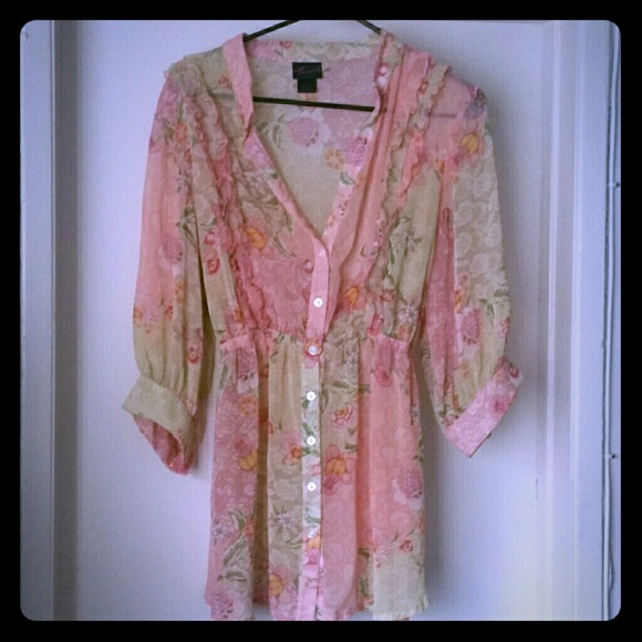 2DAY ONLY ❤Torrid Sheer floral cuffed sleeve top