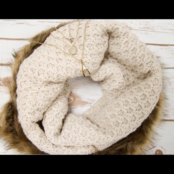 SOLD | chic holiday accessory set | ivory