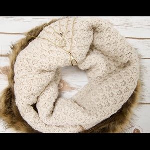 SOLD | chic holiday accessory set | ivory