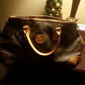 SALE!! Gently used Louie Vuitton