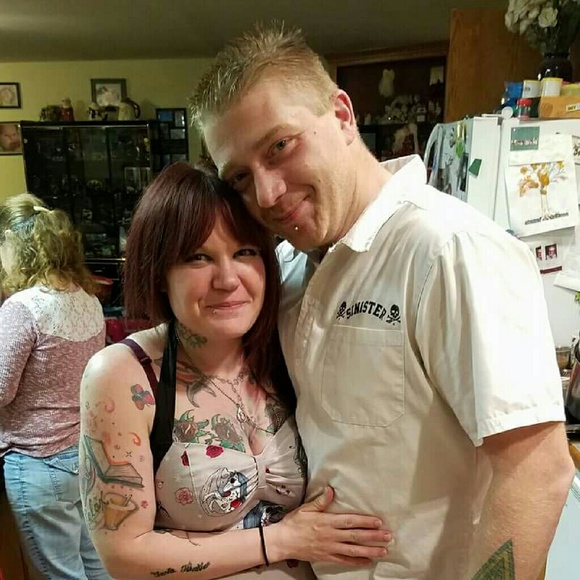 Meet your Posher, Lacy - Picture 2 of 2