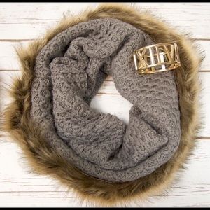 chic holiday accessory set | grey