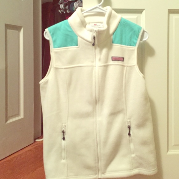 Vineyard Vines fleece vest