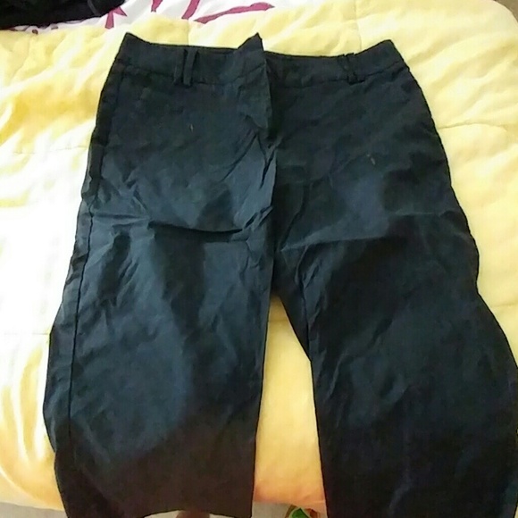 Black capris