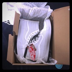 sk8t high slim fit zip white vans (leather)
