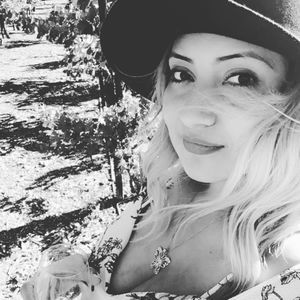 Meet your Posher, Noemi