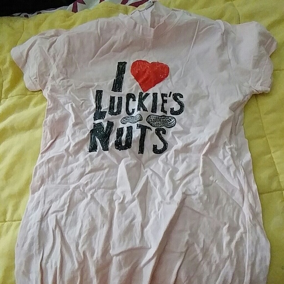 Luckies Tavern