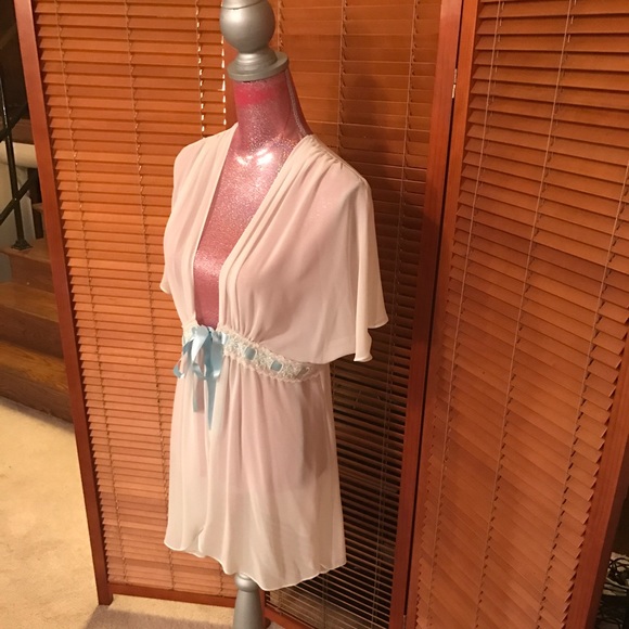 Sheer Robe - Picture 2 of 4