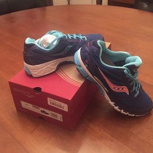 Women's Saucony athletic shoes