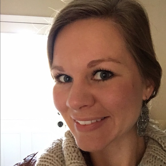 Meet your Posher, Christina
