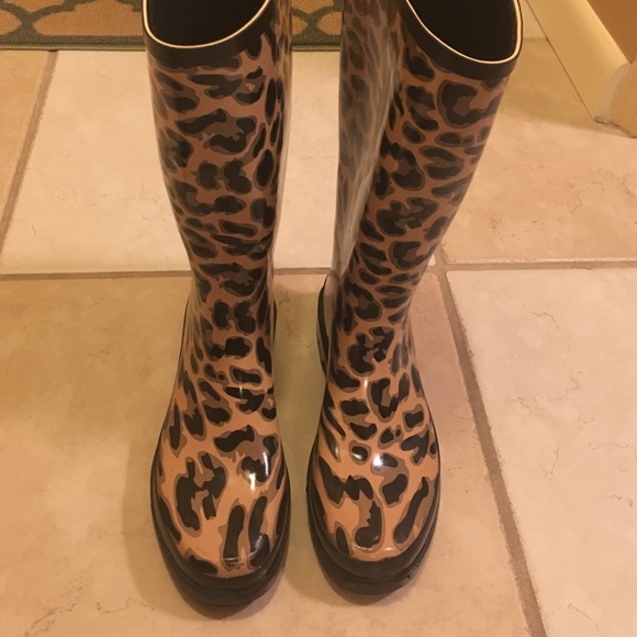 Leopard print rain boots - Picture 2 of 3