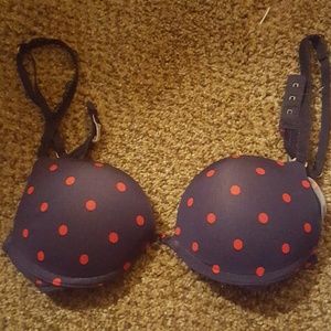 Gilly Hicks push-up bra!